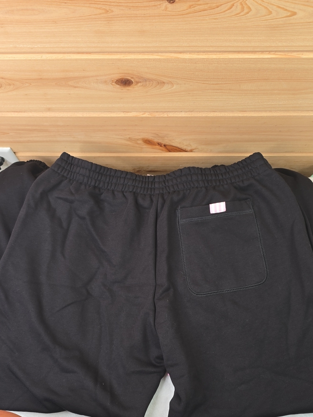 VS Angel Essentials Iconic Fleece Relaxed Jogger Sweatpant Sz Med NWT - Picture 4 of 6
